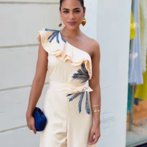 🕊️ Isla Bloom – The Art of Embroidered Movement