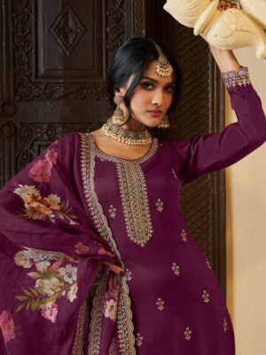 Chic Charm – Minimal Daily Wear Look