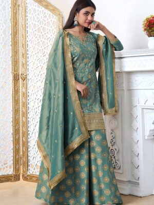 Classic Coral – Modern Yet Traditional