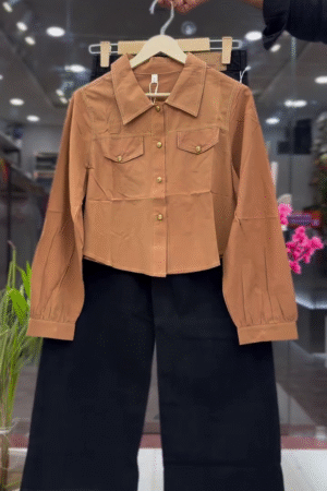 Warm Caramel Brown Collared Button-Down Cropped Shirt with Dual Flap Pockets & Black Wide-Leg Culottes Set 🤎👔👖✨